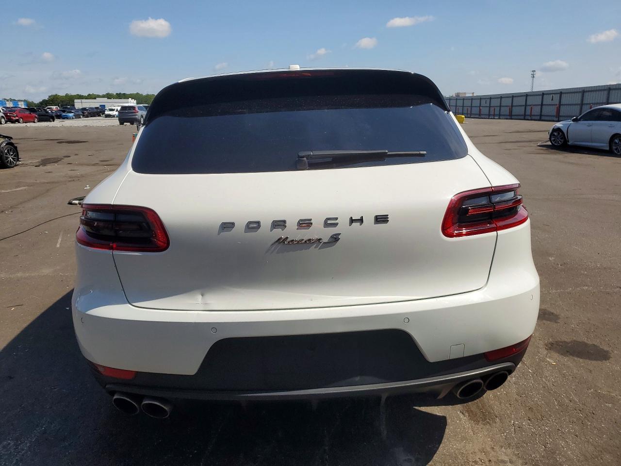 2015 PORSCHE MACAN