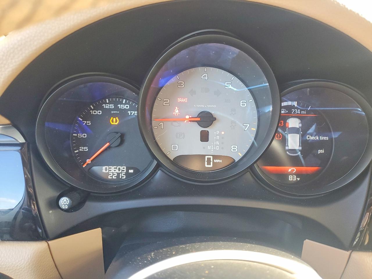 2015 PORSCHE MACAN