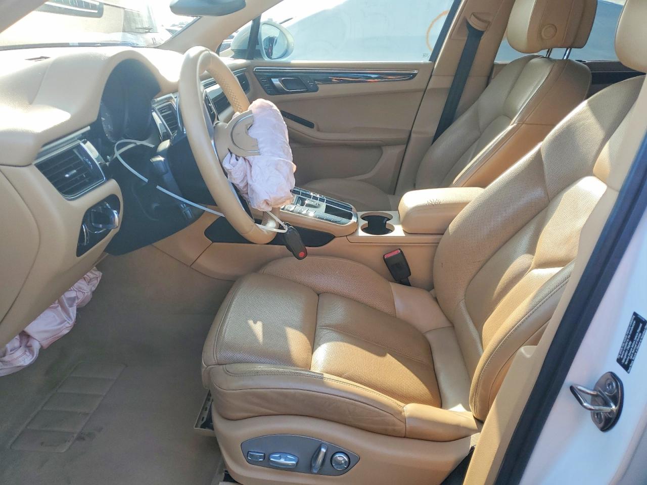2015 PORSCHE MACAN