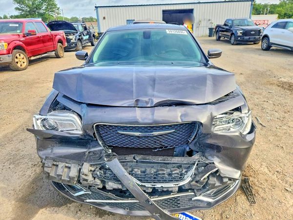 2019 CHRYSLER 300