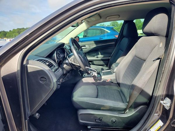 2019 CHRYSLER 300