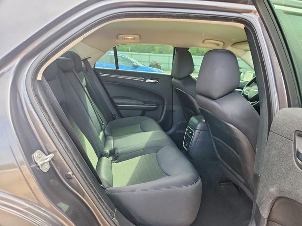 2019 CHRYSLER 300
