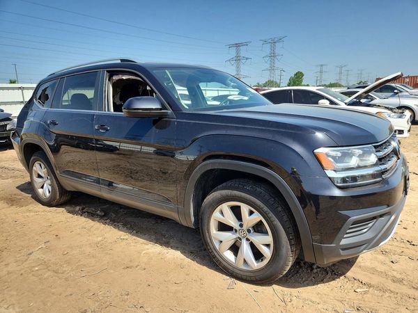 2018 VOLKSWAGEN ATLAS Launch Model — Passenger 3/4