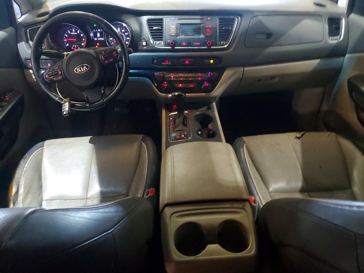 2017 KIA SEDONA LX