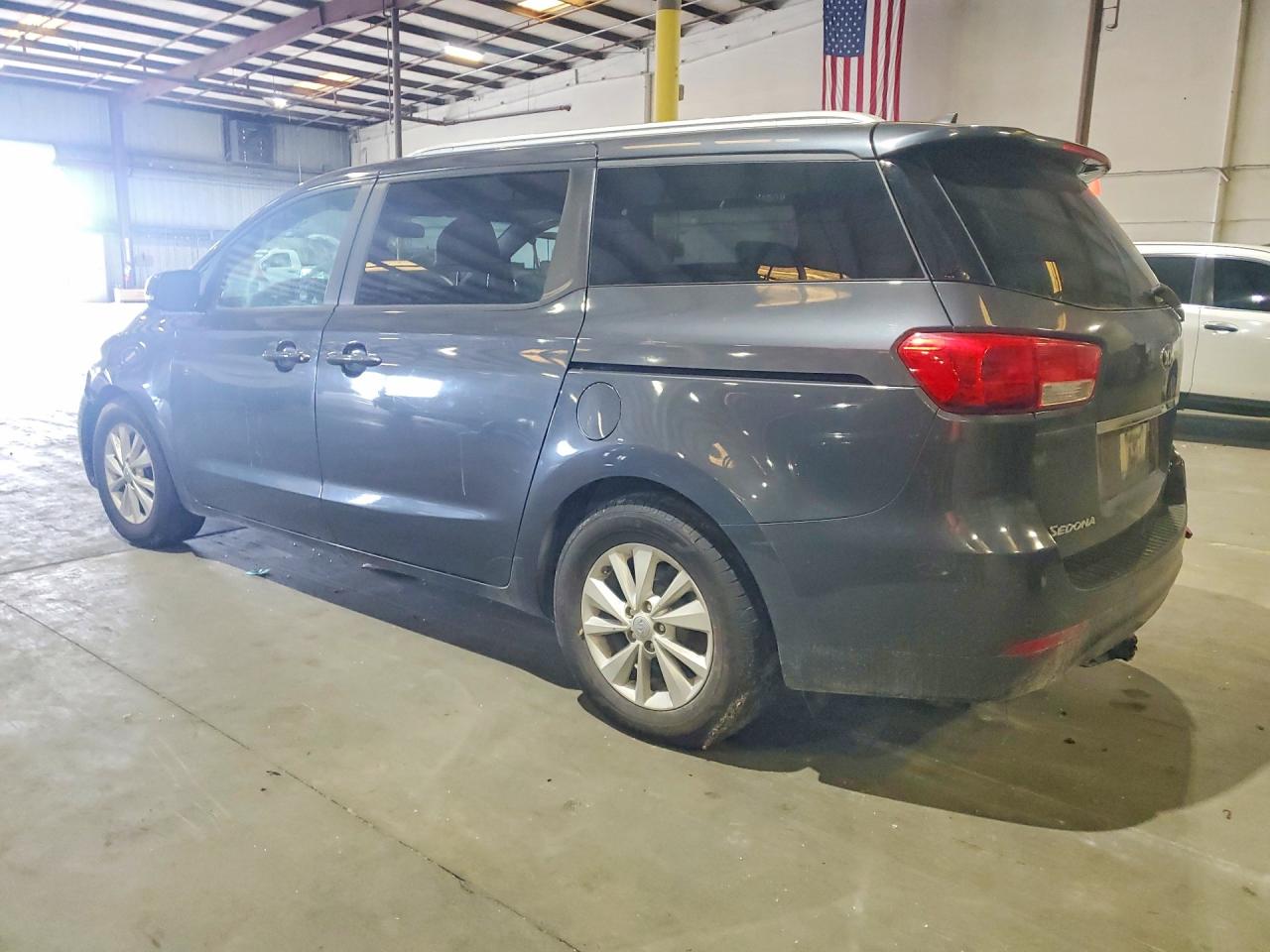 2017 KIA SEDONA LX