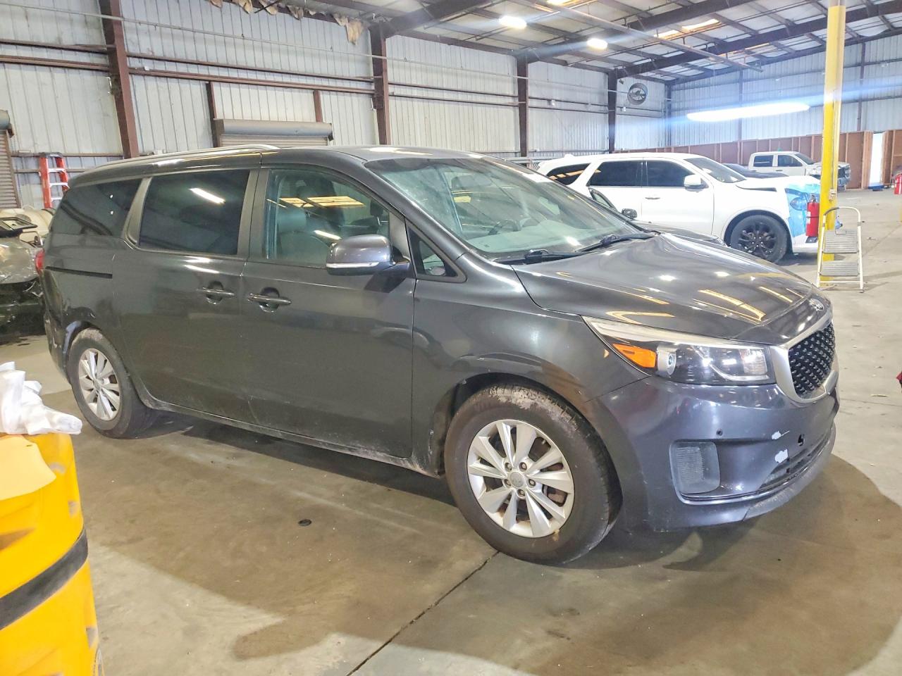 2017 KIA SEDONA LX