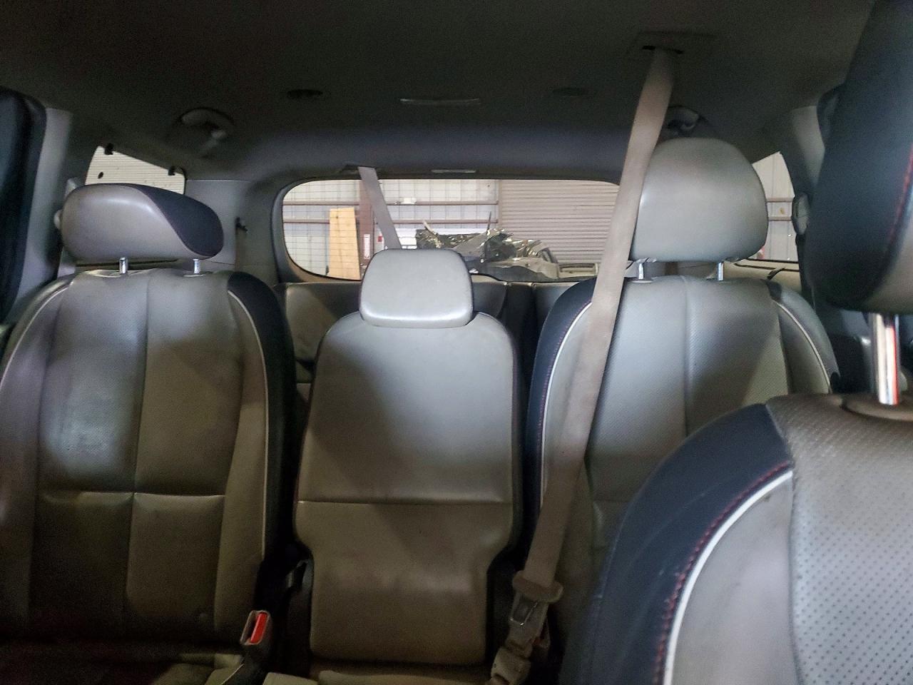 2017 KIA SEDONA LX