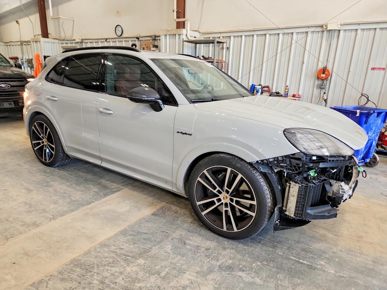2024 PORSCHE CAYENNE Turbo E-Hybrid