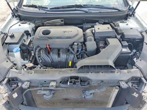 2018 HYUNDAI SONATA — Engine bay