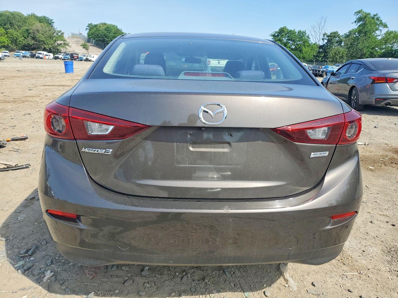 2016 MAZDA 3 SV/Base