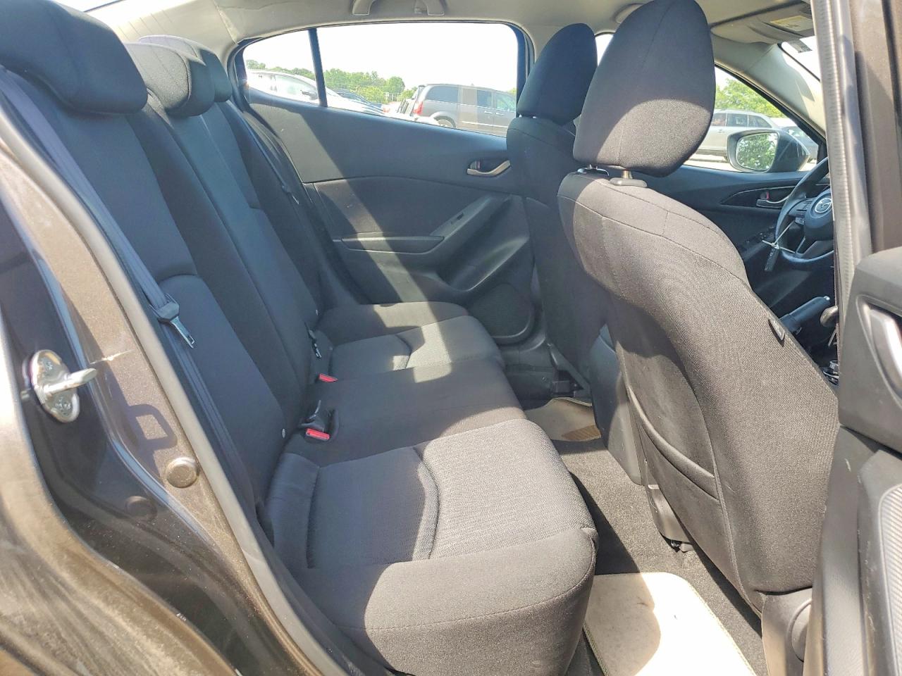 2016 MAZDA 3 SV/Base