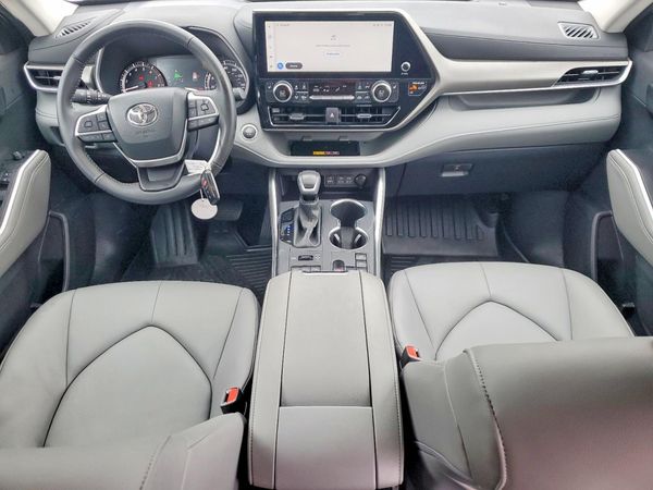 2025 TOYOTA HIGHLANDER
