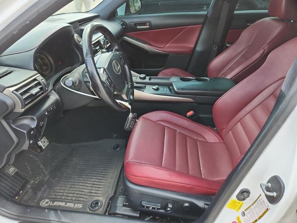 2018 LEXUS IS 300