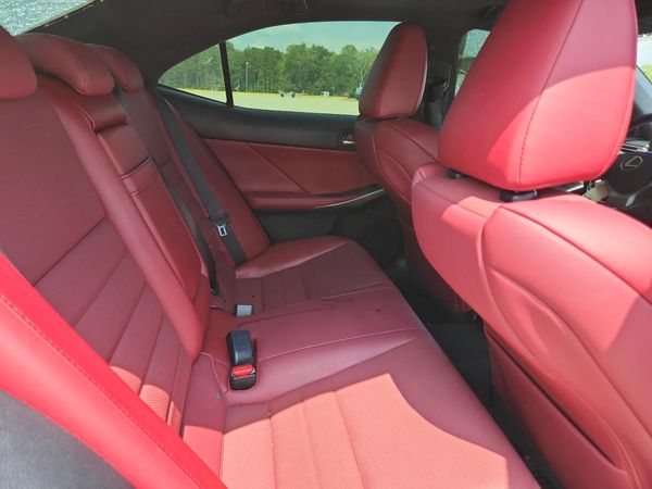 2018 LEXUS IS 300