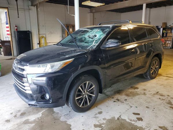 2018 TOYOTA HIGHLANDER SE/XLE
