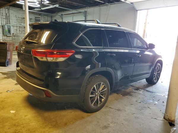 2018 TOYOTA HIGHLANDER SE/XLE
