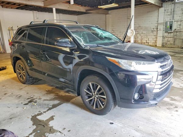2018 TOYOTA HIGHLANDER SE/XLE