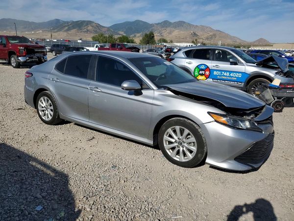2020 TOYOTA CAMRY LE — Passenger 3/4