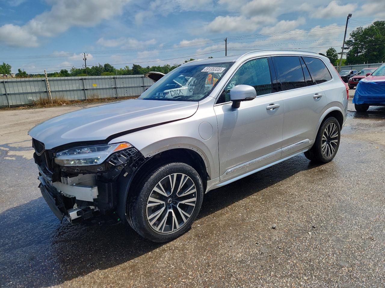 2022 VOLVO XC90