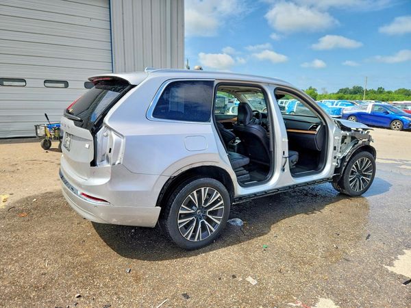 2022 VOLVO XC90