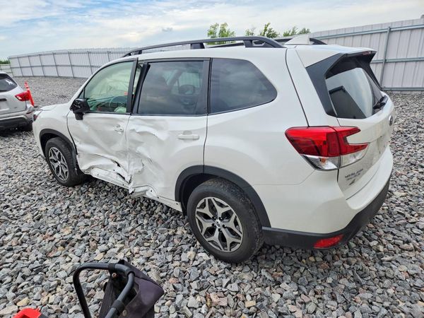 2022 SUBARU FORESTER