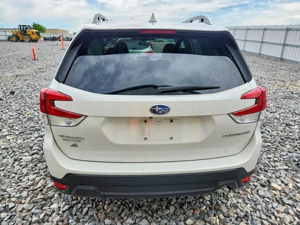 2022 SUBARU FORESTER