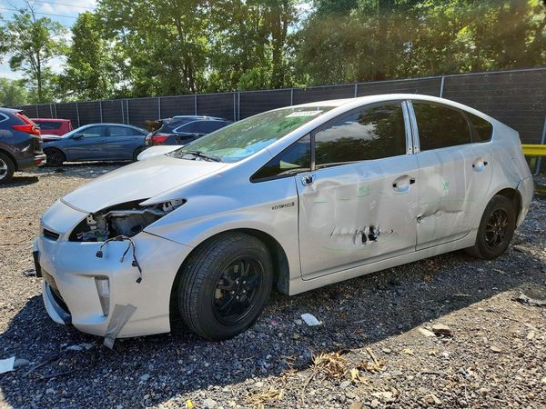 2015 TOYOTA PRIUS