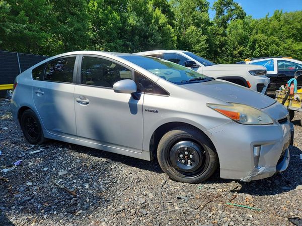 2015 TOYOTA PRIUS