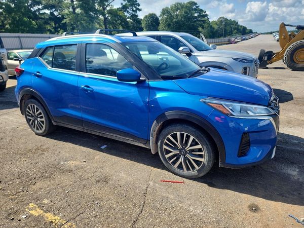 2024 NISSAN KICKS
