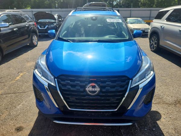 2024 NISSAN KICKS
