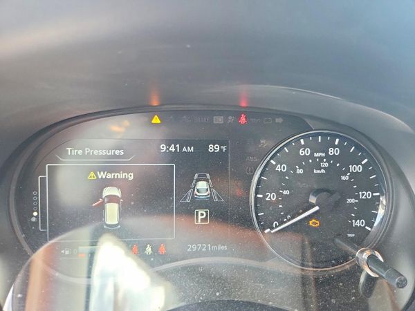 2024 NISSAN KICKS