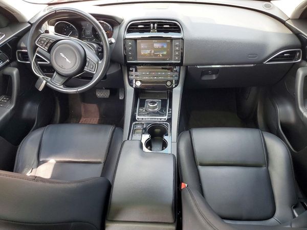 2017 JAGUAR F-PACE