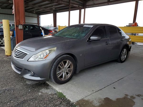 2015 INFINITI Q40
