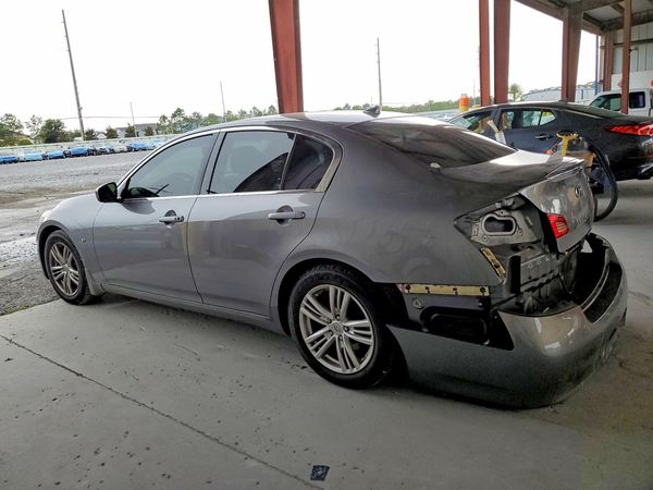 2015 INFINITI Q40