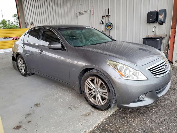2015 INFINITI Q40