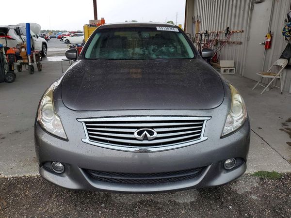 2015 INFINITI Q40