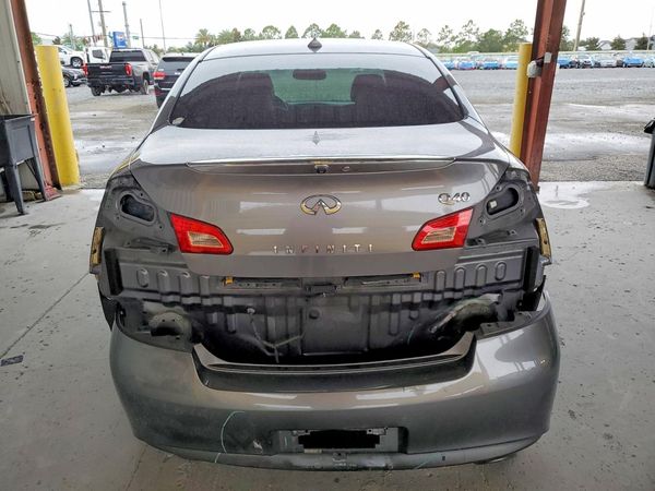 2015 INFINITI Q40