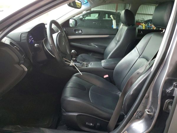 2015 INFINITI Q40