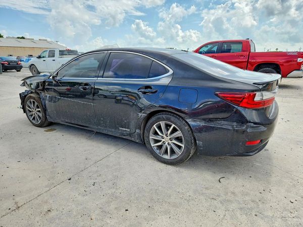 2018 LEXUS ES 300h