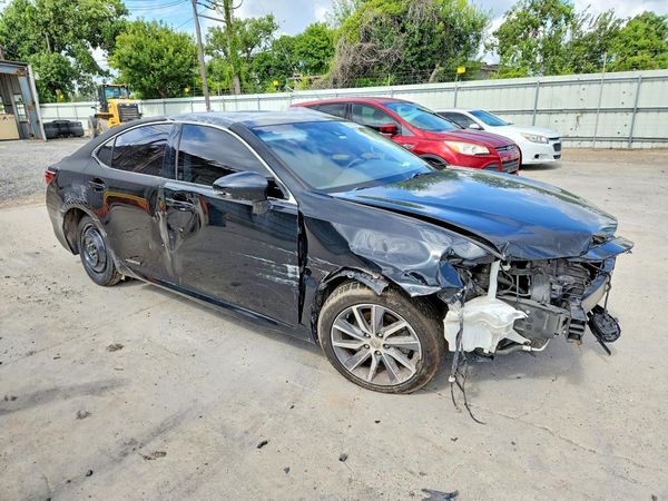 2018 LEXUS ES 300h