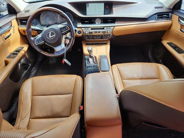 2018 LEXUS ES 300h