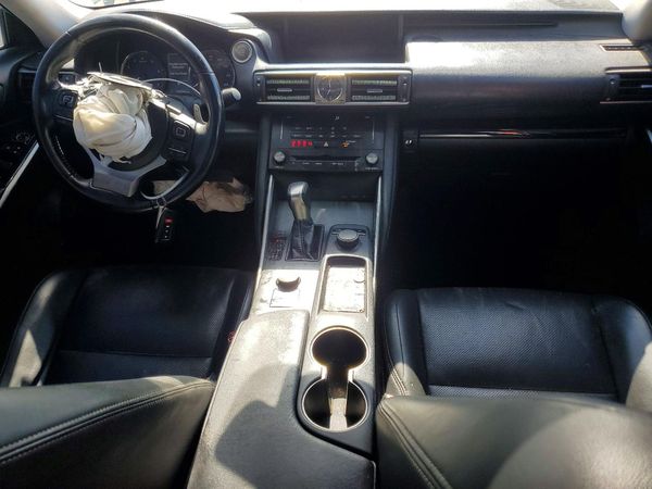 2017 LEXUS IS