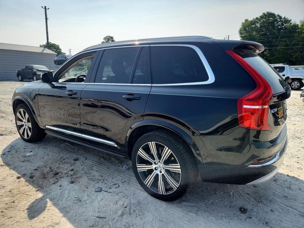 2022 VOLVO XC90