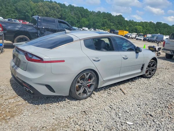 2019 KIA STINGER