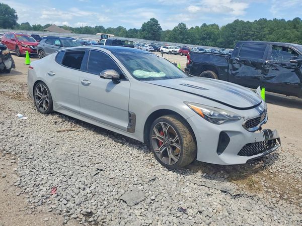 2019 KIA STINGER