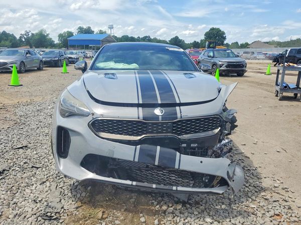 2019 KIA STINGER
