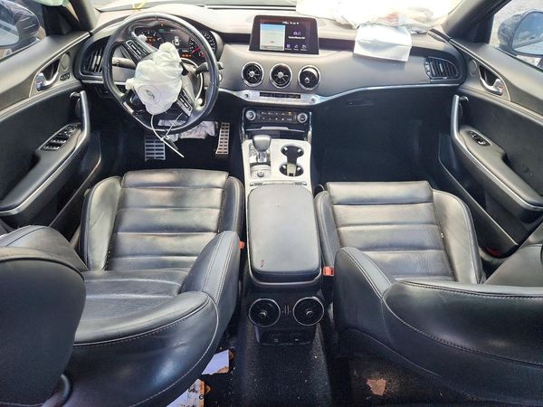 2019 KIA STINGER