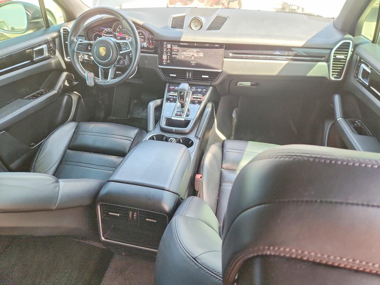 2019 PORSCHE CAYENNE
