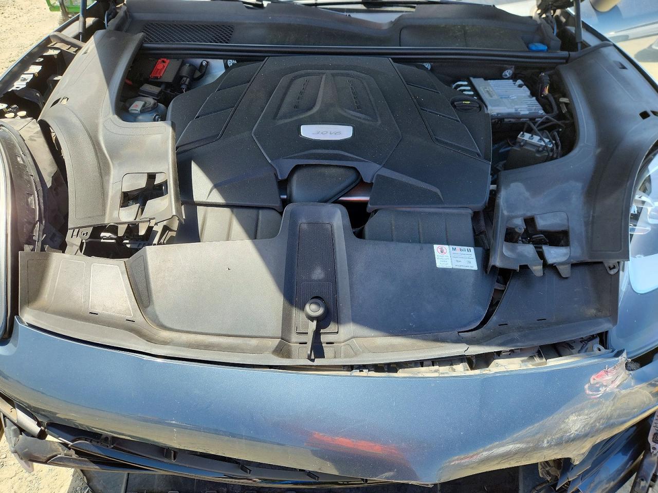 2019 PORSCHE CAYENNE