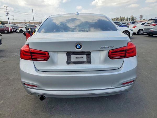 2018 BMW 320
